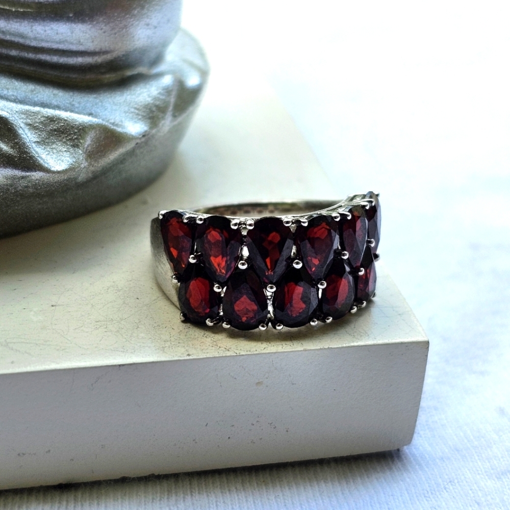 Michelle Albala Sterling Silver and Garnets Cluster Band Ring Size 6.75